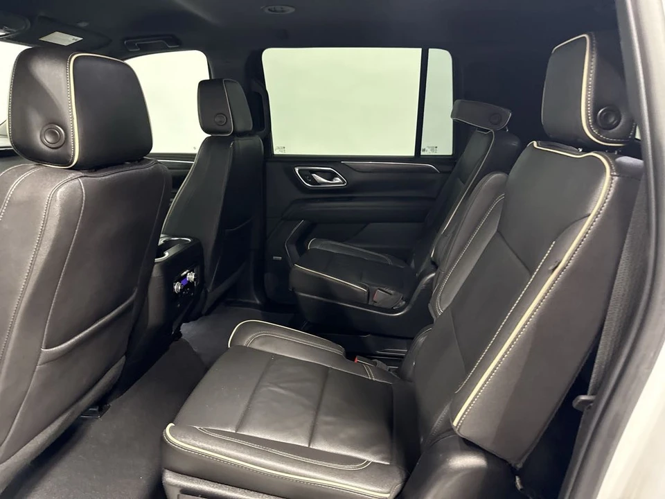 2023 GMC Yukon 5th Gen - Image 16 of 21