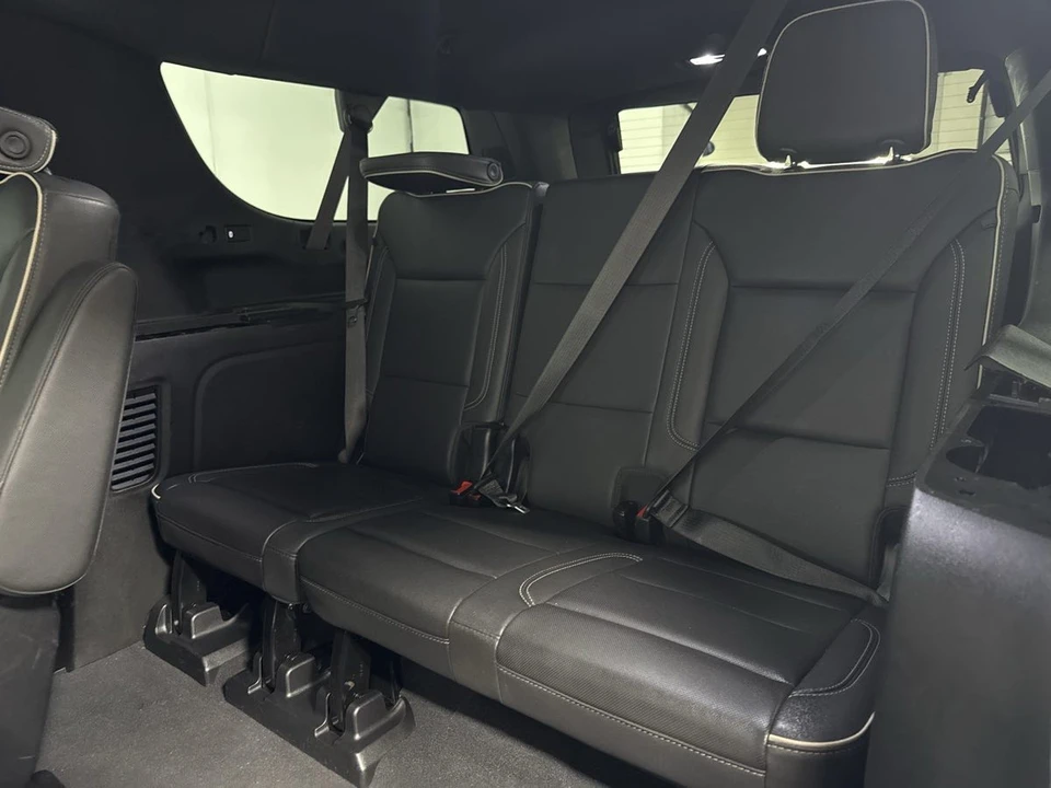 2023 GMC Yukon 5th Gen - Image 18 of 21
