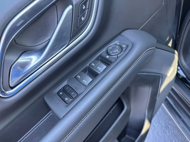 2023 GMC Yukon 5th Gen - Image 11 of 21