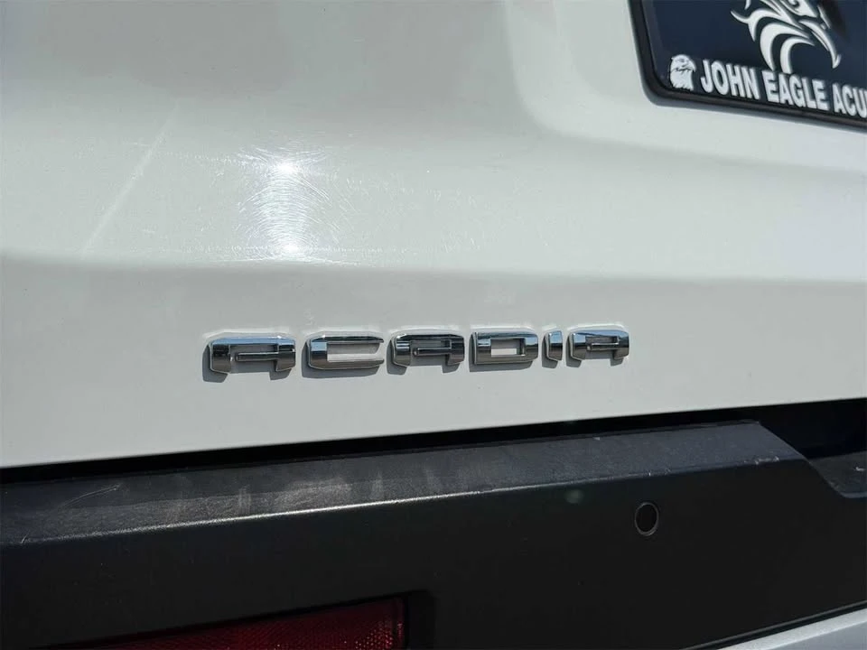 2023 GMC Acadia - Image 7 of 9