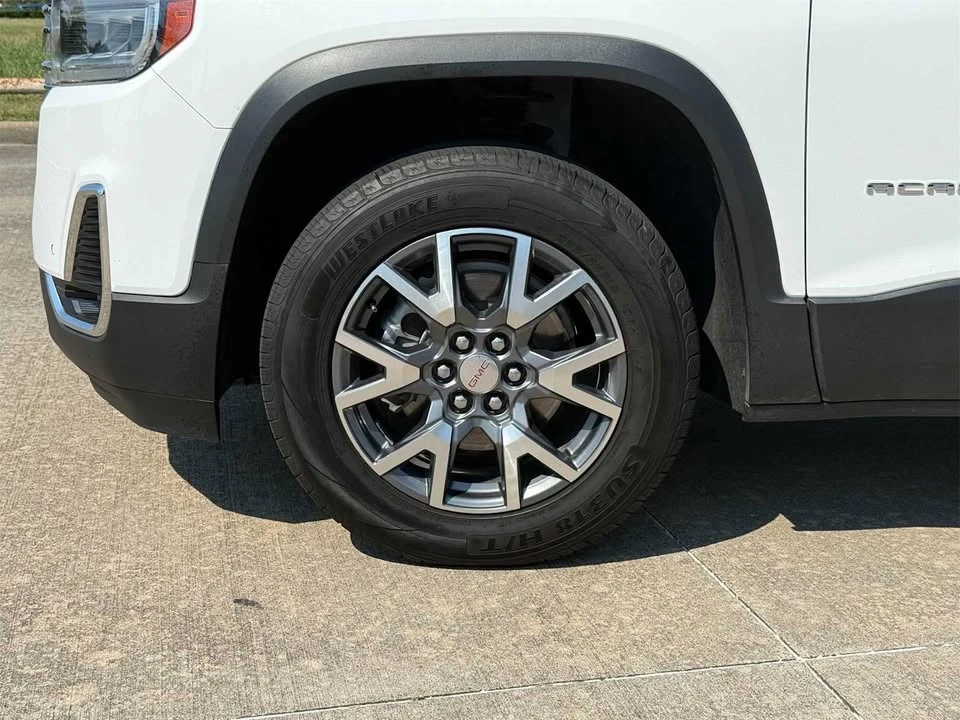 2023 GMC Acadia - Image 8 of 9