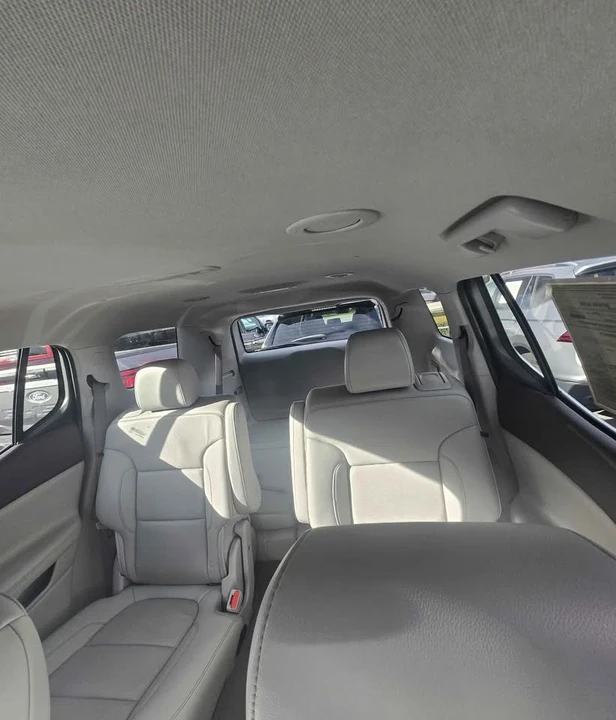 2023 GMC Acadia - Image 10 of 19