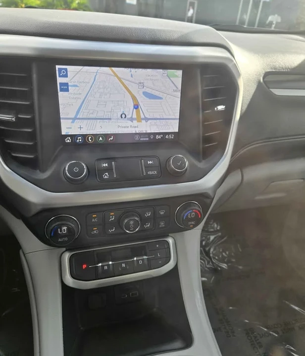 2023 GMC Acadia - Image 16 of 19