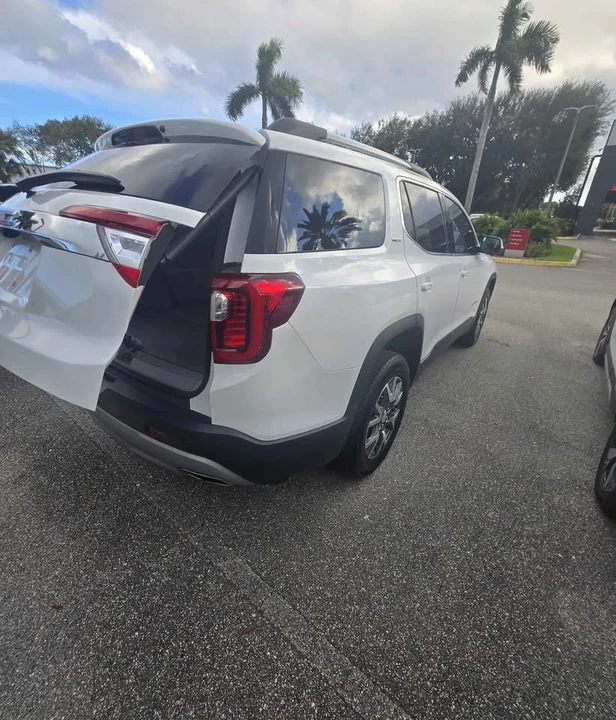 2023 GMC Acadia - Image 4 of 19