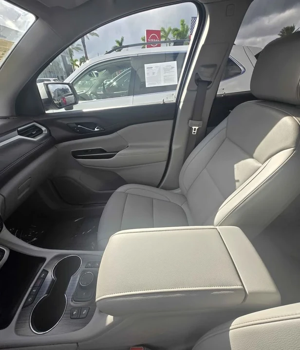 2023 GMC Acadia - Image 12 of 19