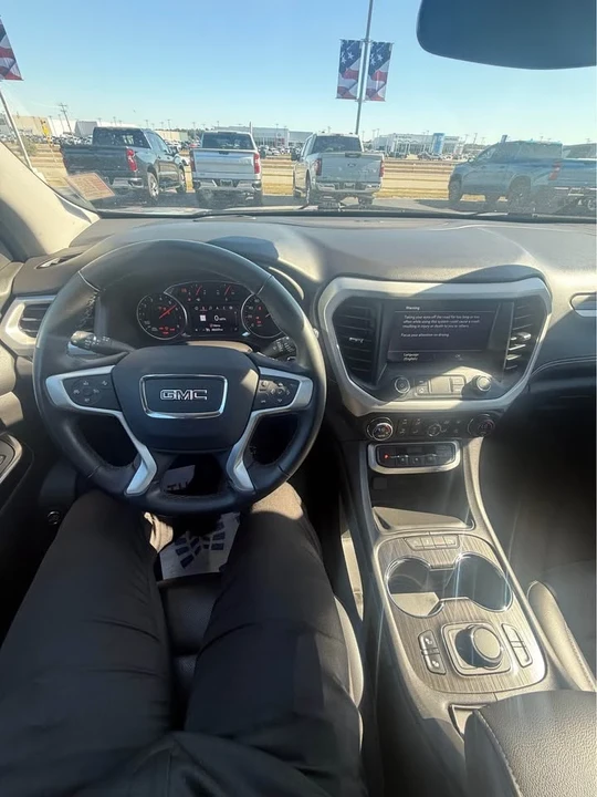 2023 GMC Acadia - Image 9 of 9