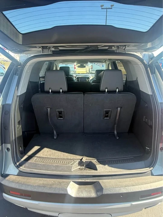 2023 GMC Acadia - Image 6 of 9