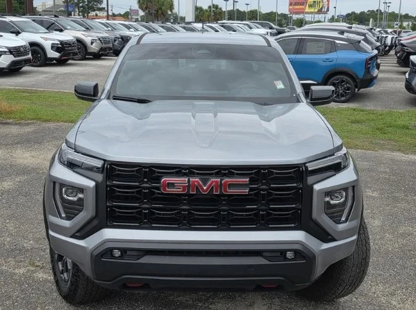 2023 GMC Canyon - Image 2 of 10