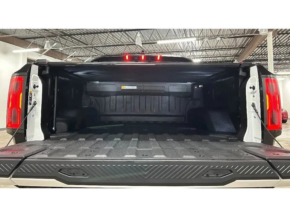 2023 GMC Hummer EV - Image 11 of 20