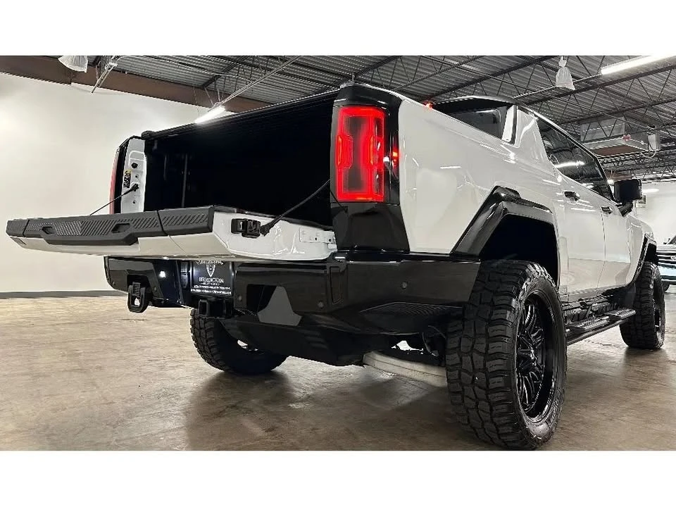 2023 GMC Hummer EV - Image 9 of 20