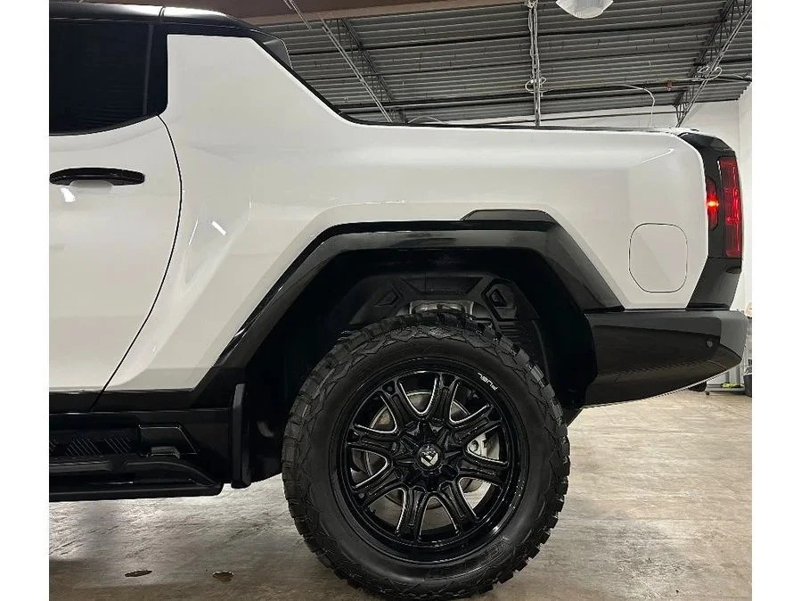 2023 GMC Hummer EV - Image 7 of 20