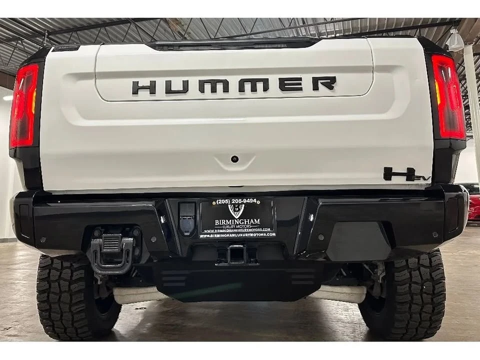 2023 GMC Hummer EV - Image 10 of 20