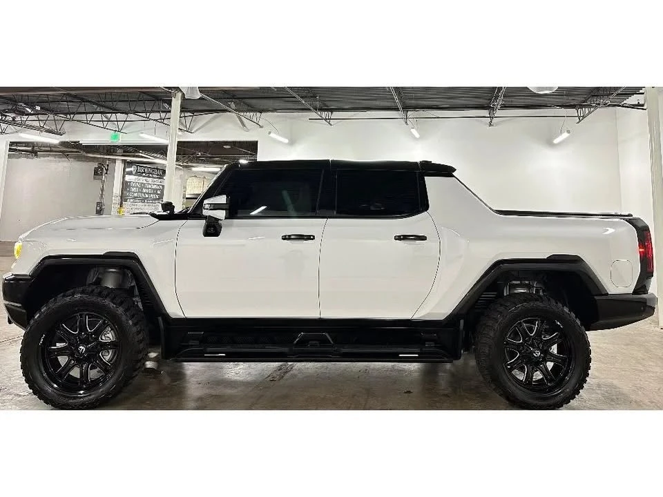 2023 GMC Hummer EV - Image 5 of 20