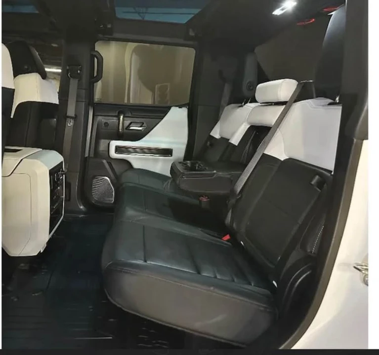 2023 GMC Hummer EV - Image 18 of 20