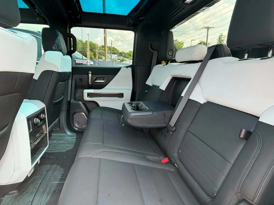 2023 GMC Hummer EV - Image 16 of 20