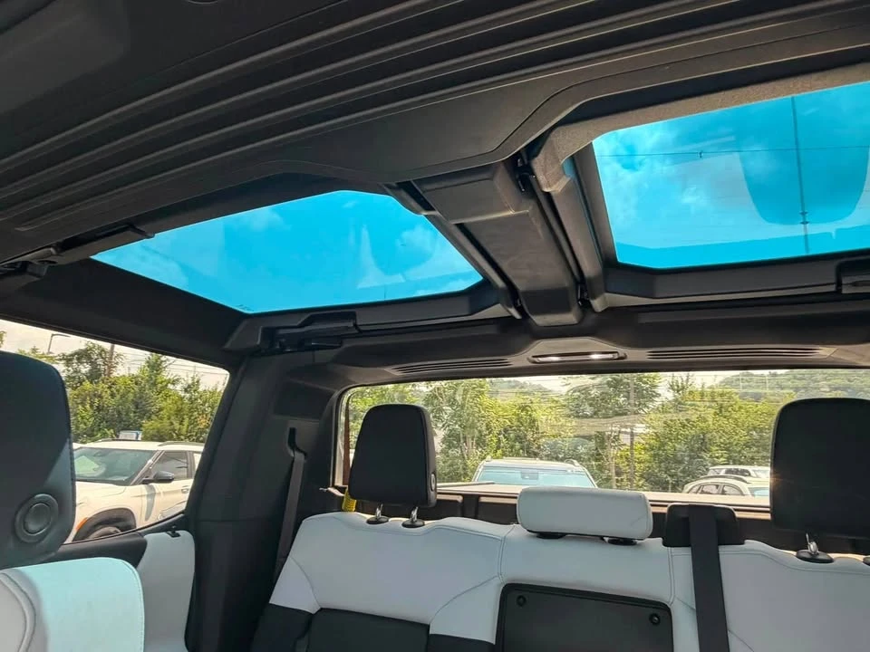 2023 GMC Hummer EV - Image 9 of 20
