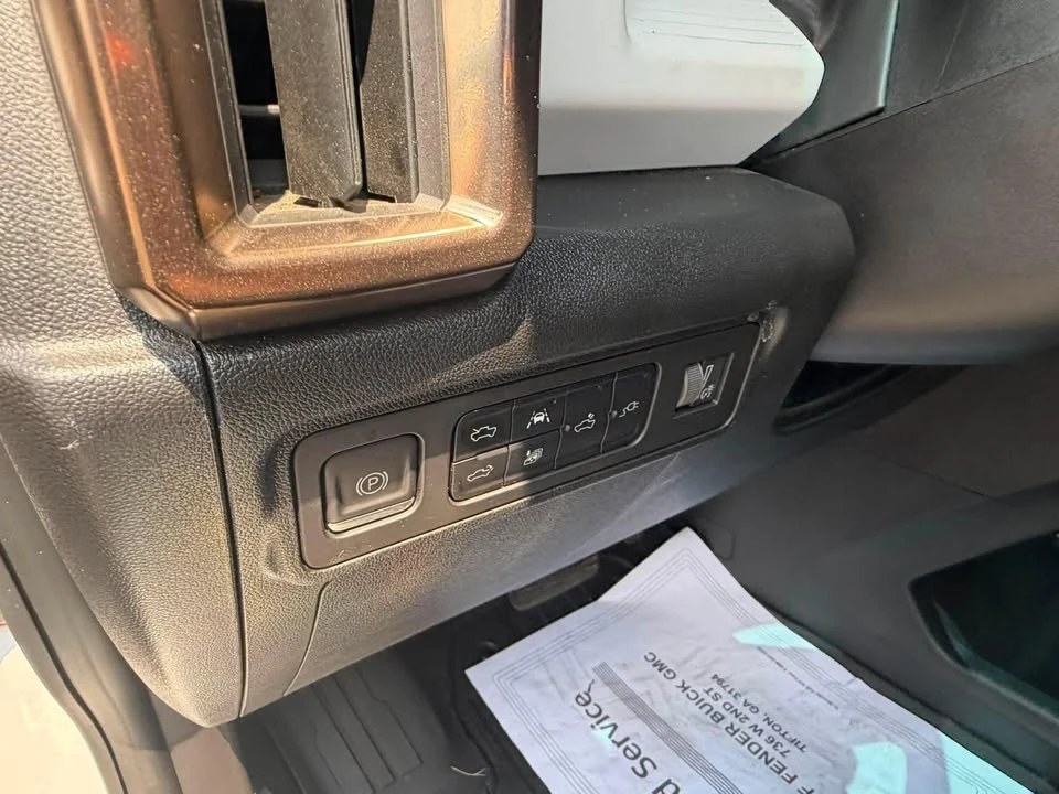 2023 GMC Hummer EV - Image 14 of 20