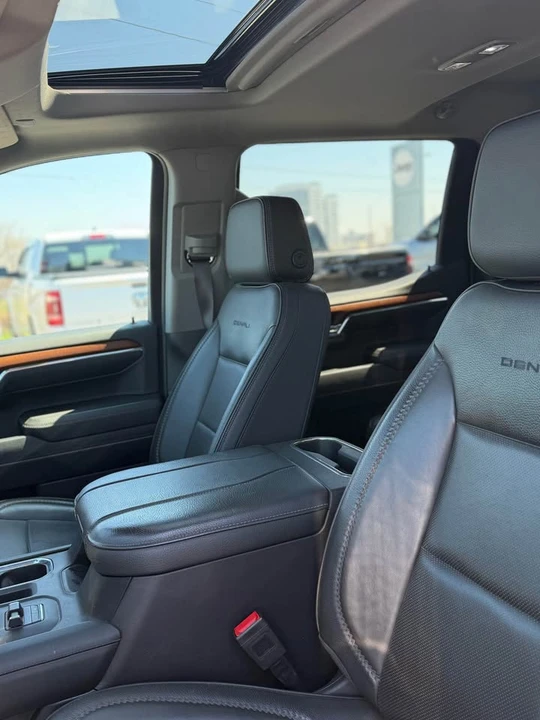 2023 GMC Sierra 5th Gen - Image 12 of 17