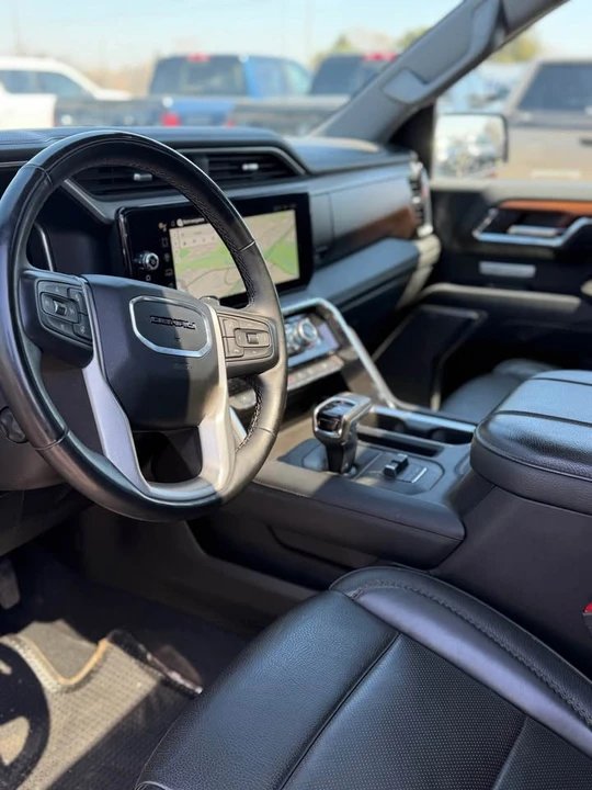 2023 GMC Sierra 5th Gen - Image 10 of 17