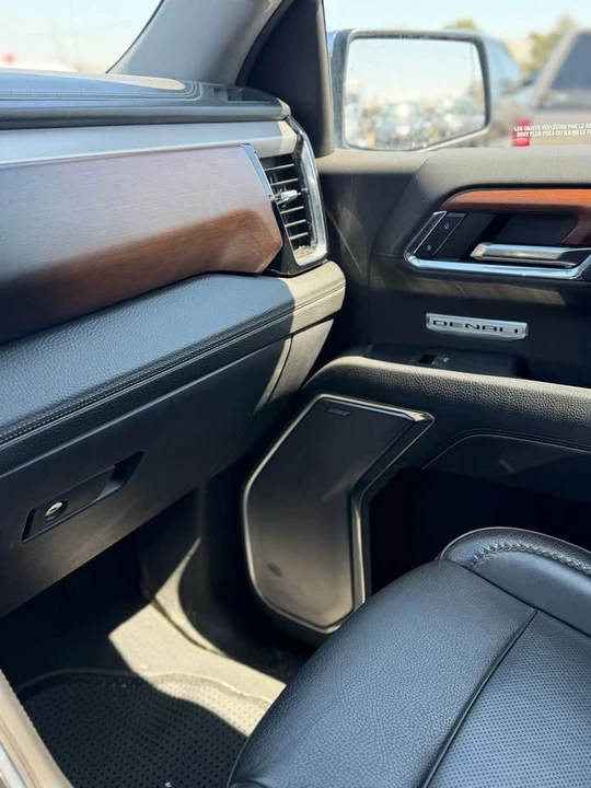 2023 GMC Sierra 5th Gen - Image 15 of 17