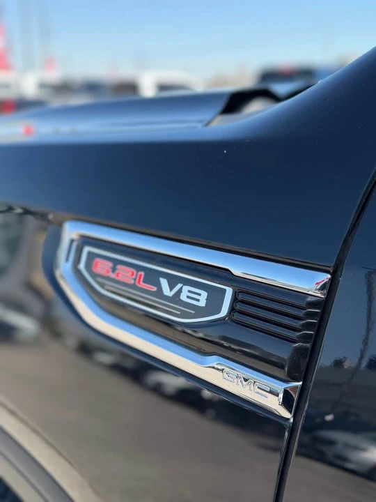 2023 GMC Sierra 5th Gen - Image 9 of 17
