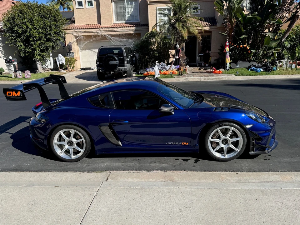 2023 Porsche 718 Cayman GT4 RS - Image 2 of 4
