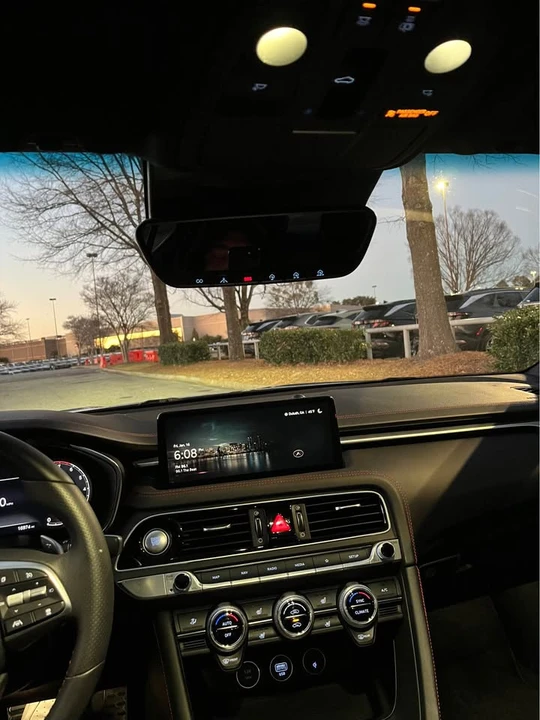 2023 Genesis G70 - Image 10 of 15
