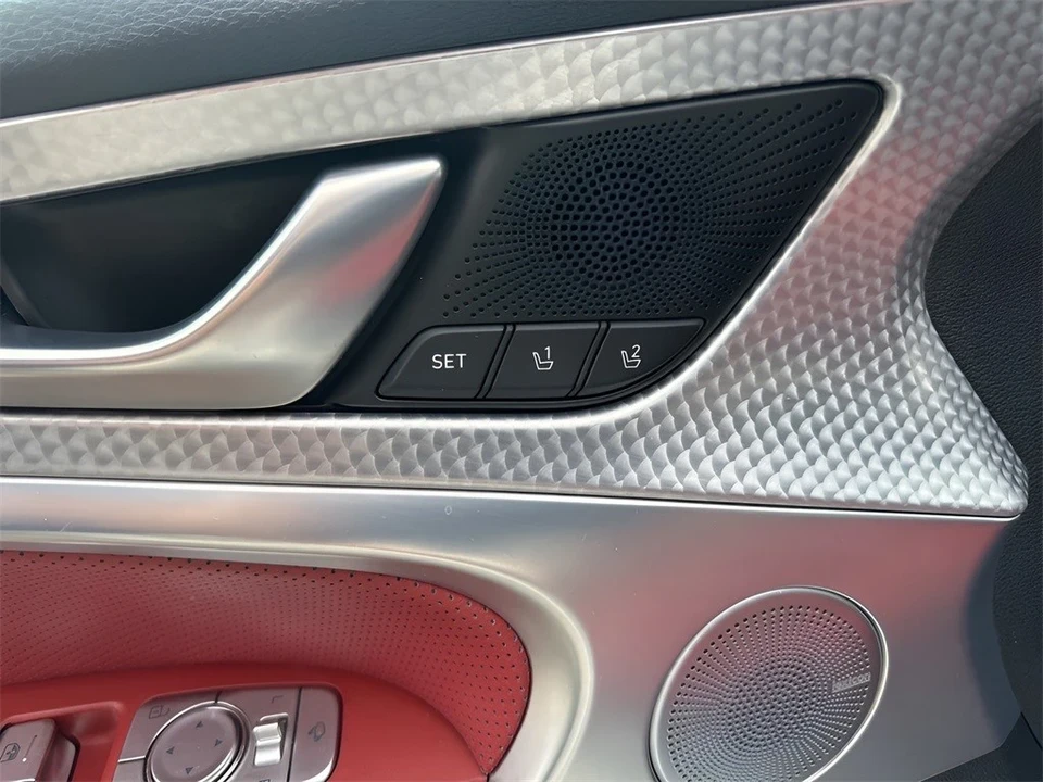 2023 Genesis G70 - Image 11 of 12
