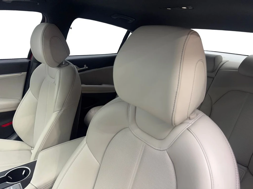 2023 Genesis G70 - Image 28 of 31