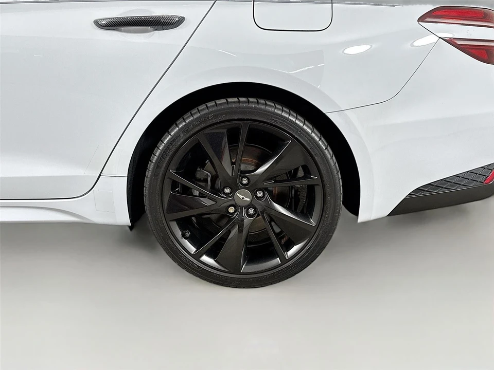 2023 Genesis G70 - Image 14 of 15