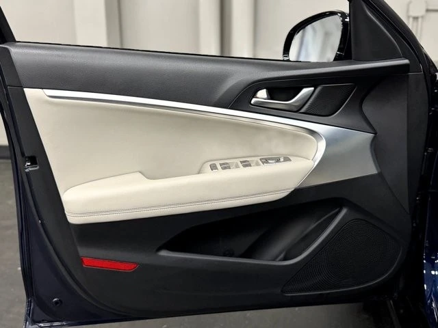 2023 Genesis G70 - Image 19 of 21
