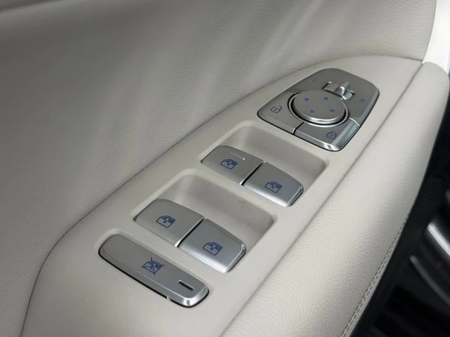 2023 Genesis G70 - Image 18 of 21
