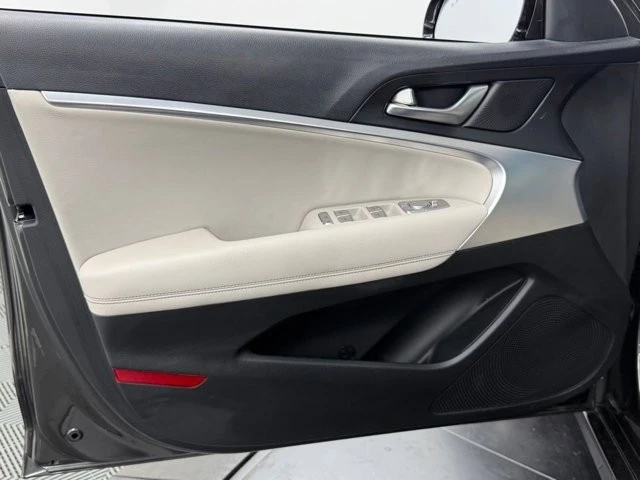 2023 Genesis G70 - Image 17 of 21