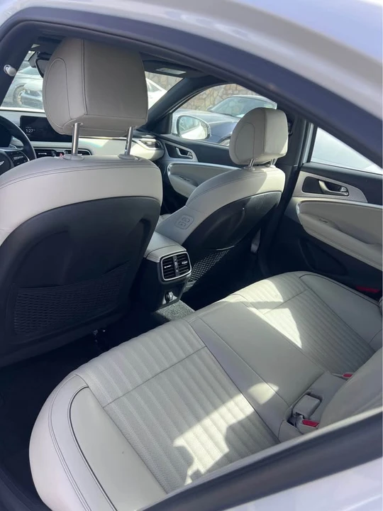 2023 Genesis G70 - Image 13 of 14