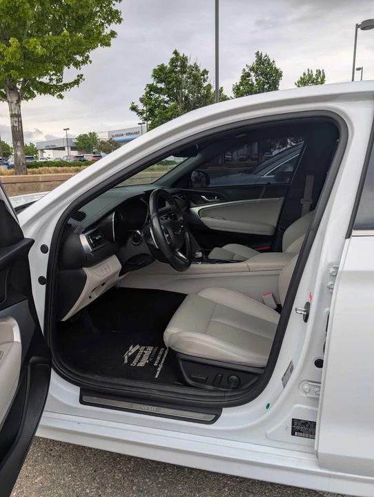 2023 Genesis G70 - Image 6 of 9