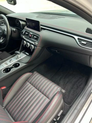 2023 Genesis G70 - Image 14 of 21