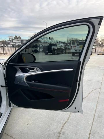 2023 Genesis G70 - Image 15 of 21