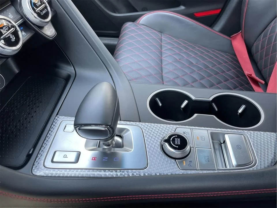 2023 Genesis G70 - Image 16 of 19