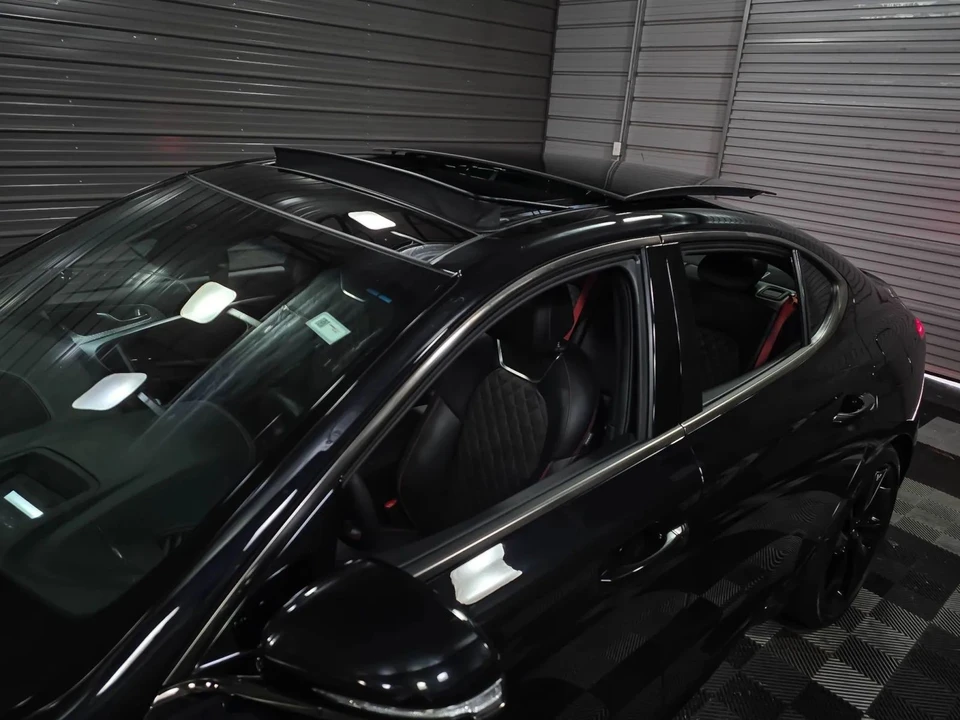 2023 Genesis G70 - Image 10 of 12