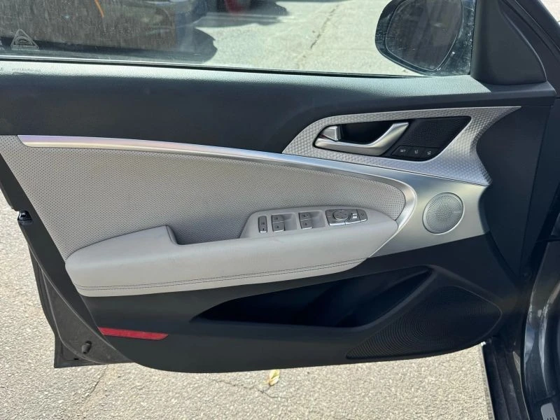 2023 Genesis G70 - Image 7 of 12