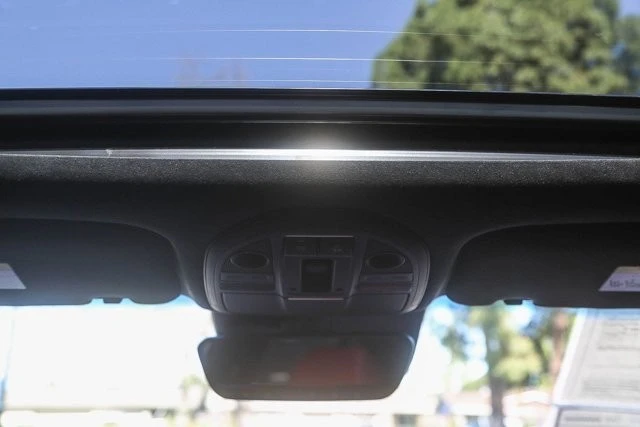2023 Genesis G70 - Image 14 of 21
