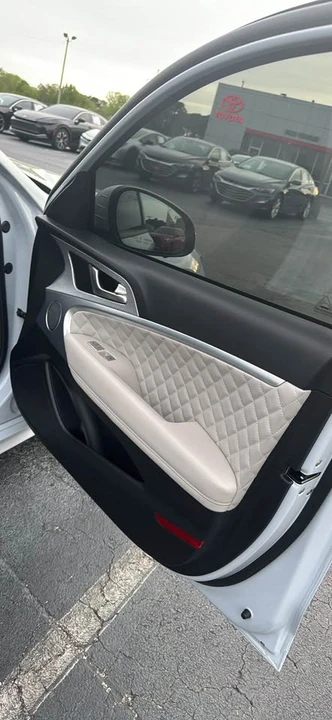 2023 Genesis G70 - Image 10 of 18