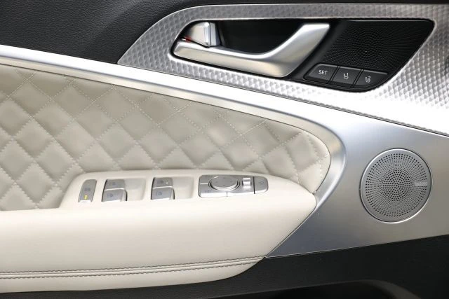 2023 Genesis G70 - Image 10 of 12