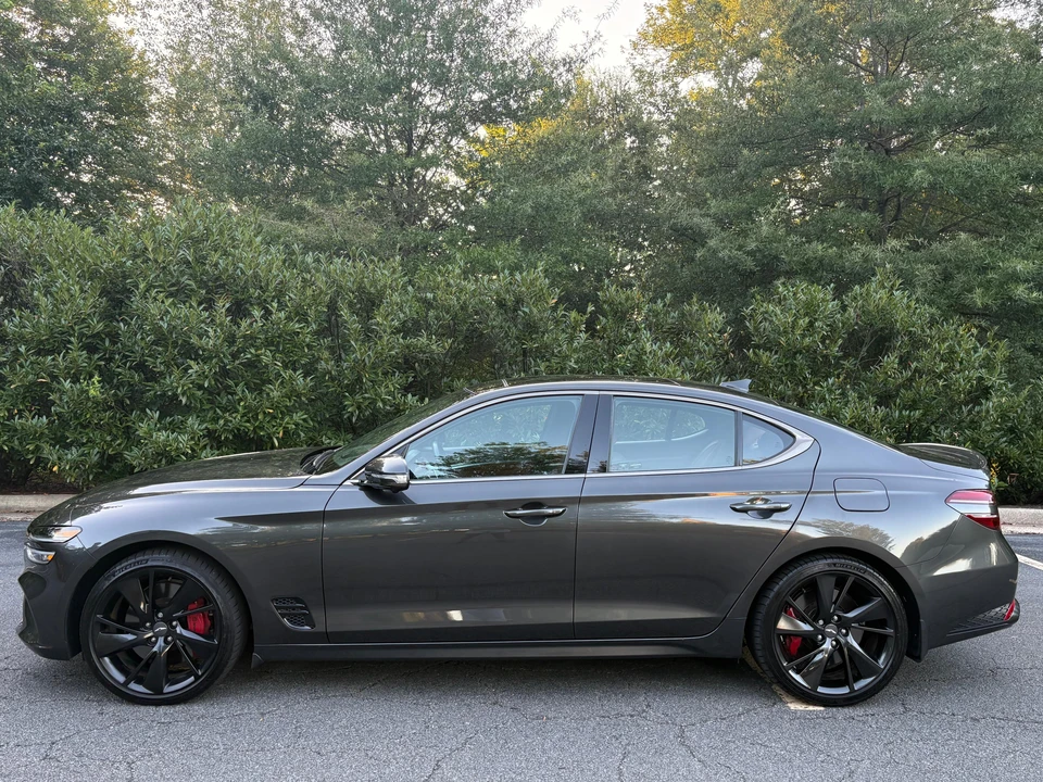 2023 Genesis G70 - Image 9 of 31