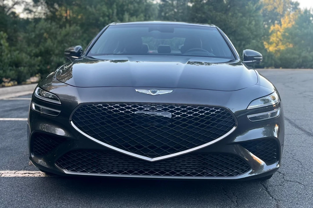 2023 Genesis G70 - Image 2 of 31