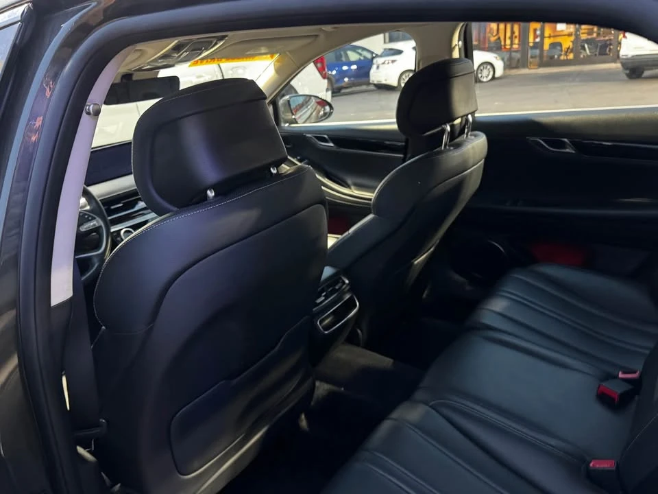 2023 Genesis G80 - Image 8 of 10