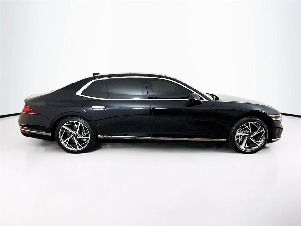 2023 Genesis G90 - Image 14 of 19