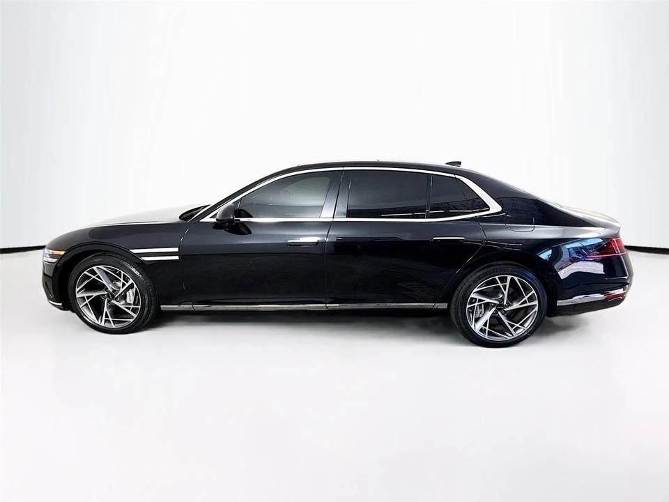2023 Genesis G90 - Image 11 of 19