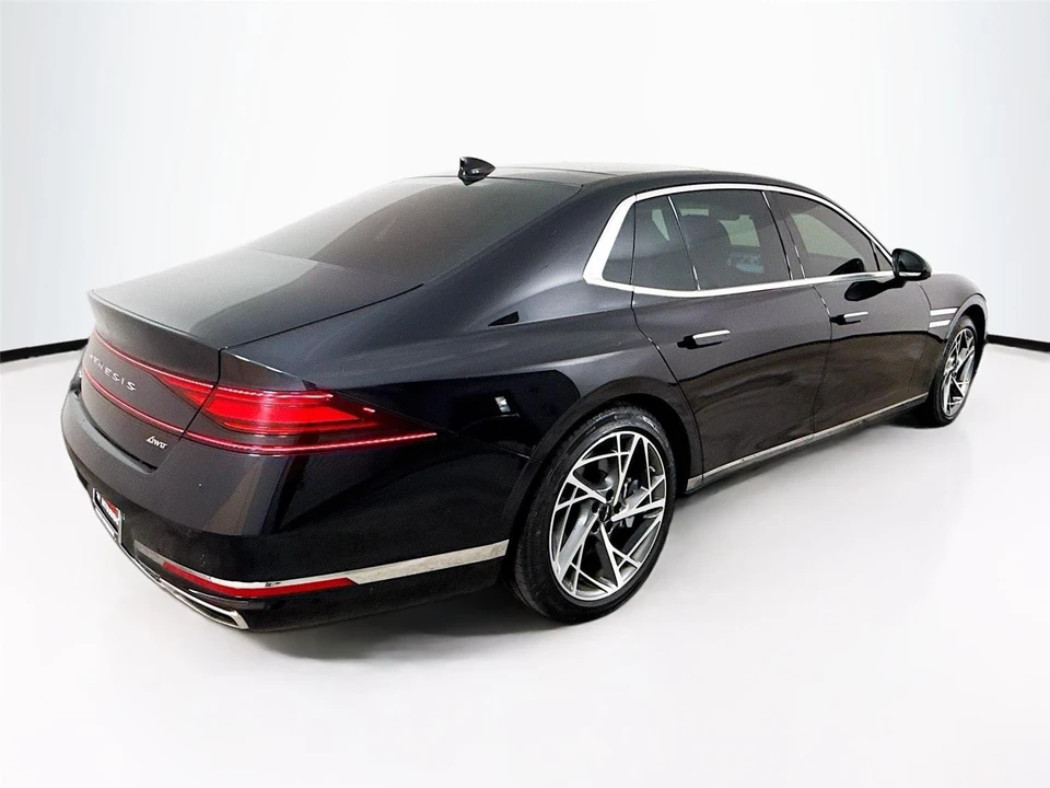 2023 Genesis G90 - Image 17 of 19