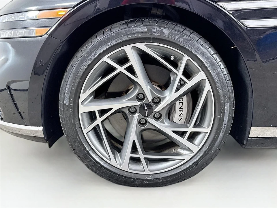 2023 Genesis G90 - Image 13 of 19